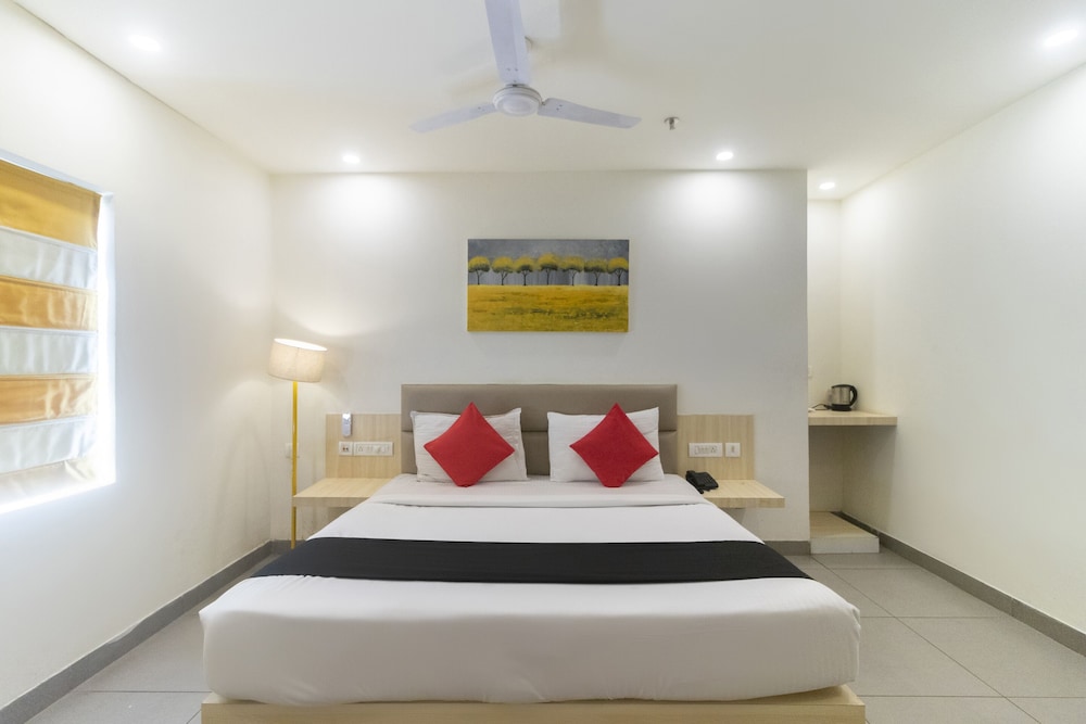 OYO 16340 Yellow Hotels