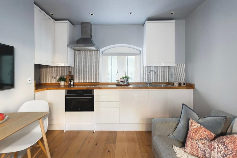 St Catherine s Hospital - Standard King Apartment