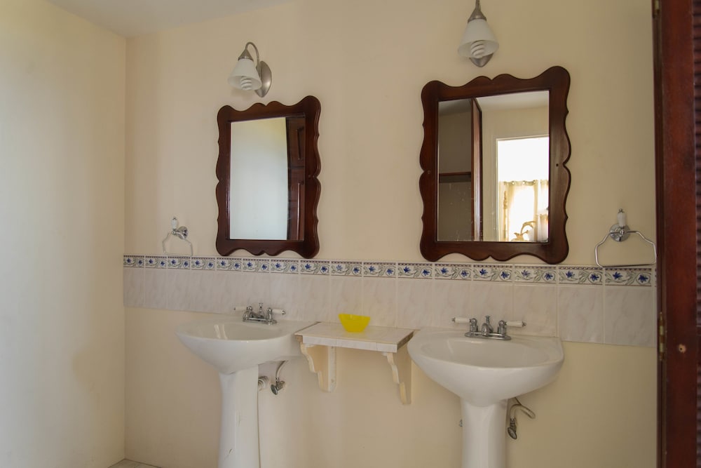 Hatfield South Villa
