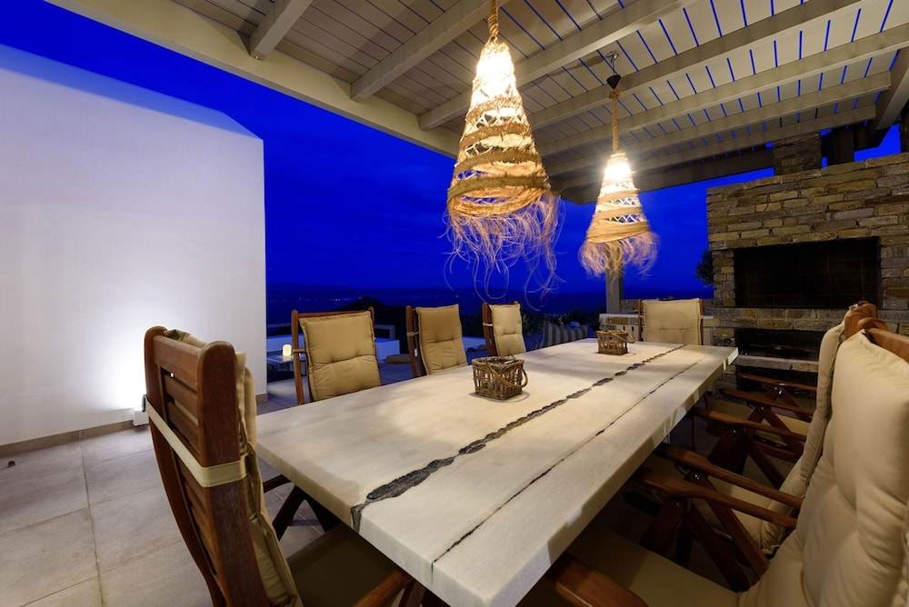 Rising Sun sea View Villa Near the Beach Paros