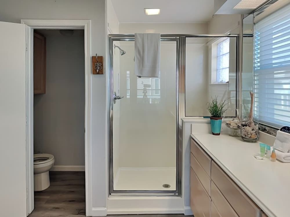 Beachfront Dolphin by Ryson Vacation Rentals