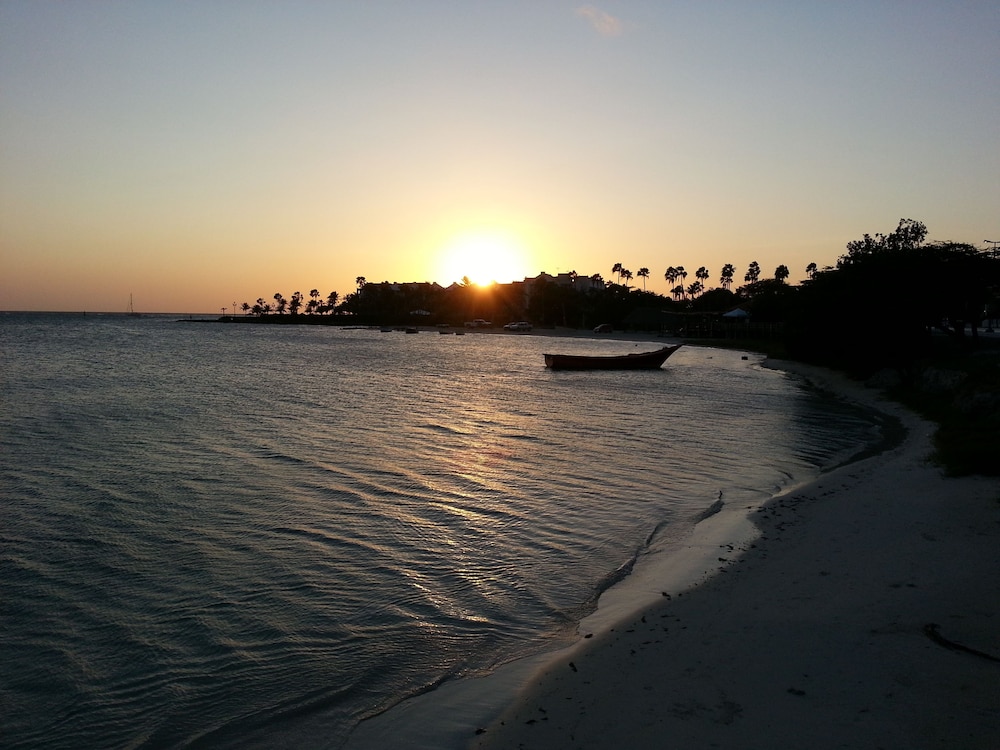 Le Chateau Ocean Villas