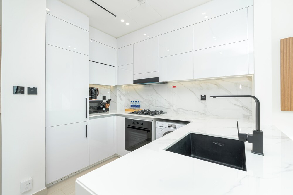 PVH - Serene 1BR - Binghatti House