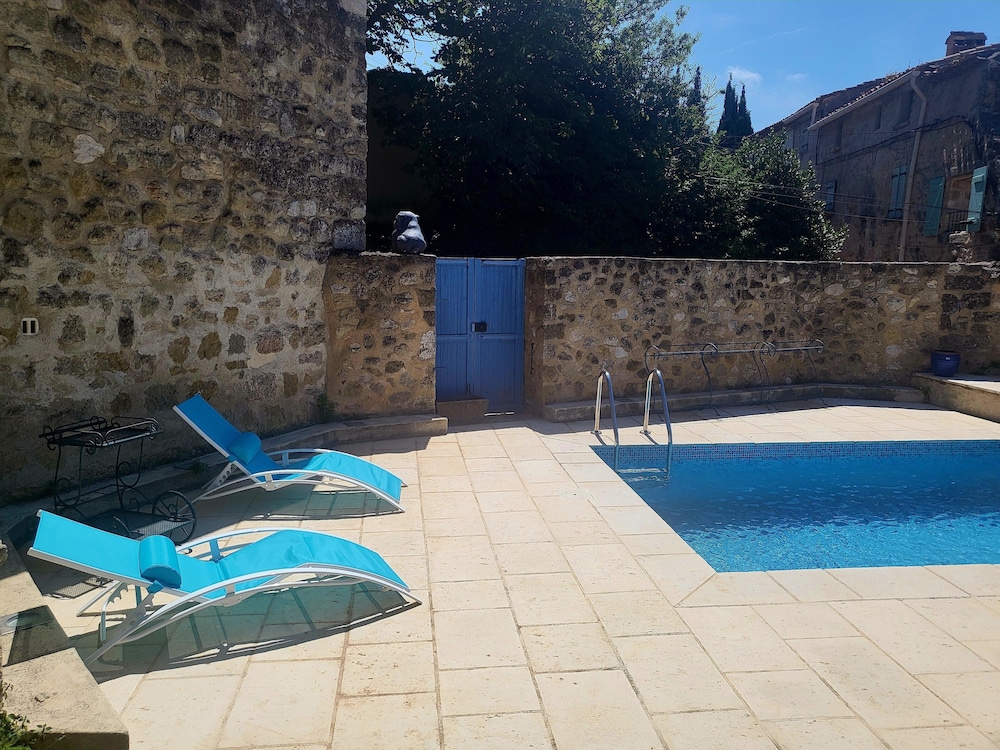 Photo 8