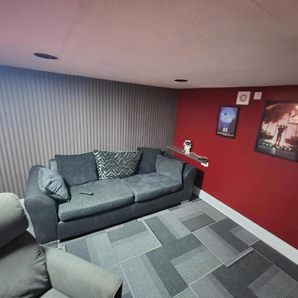 High Street Apartment Getaway in Inverurie
