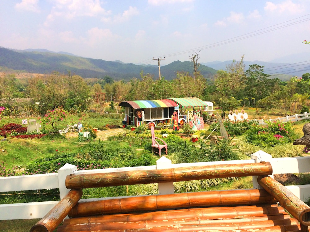 Montri Garden House