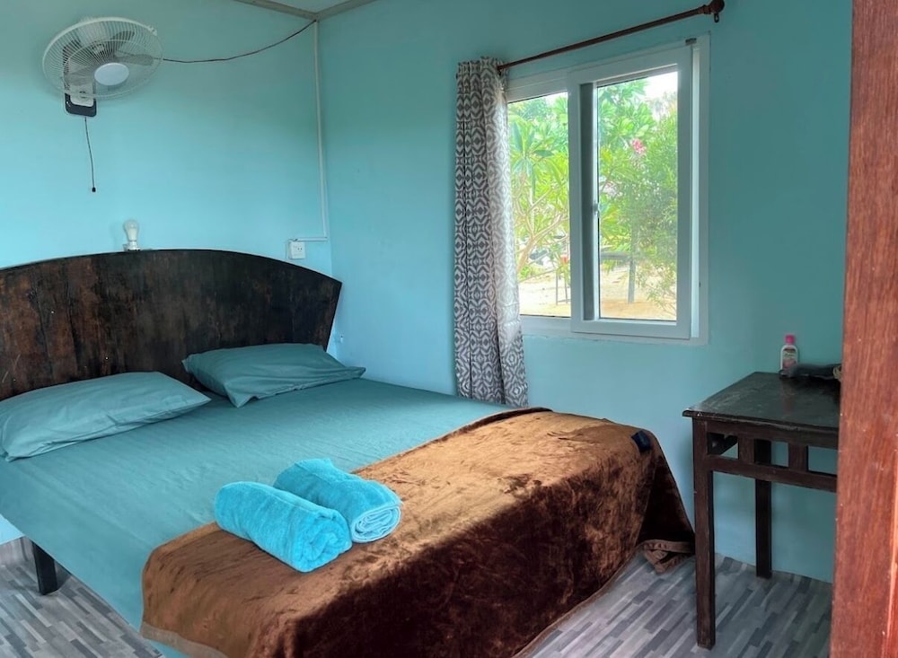 Baan Plai Laem Homestay