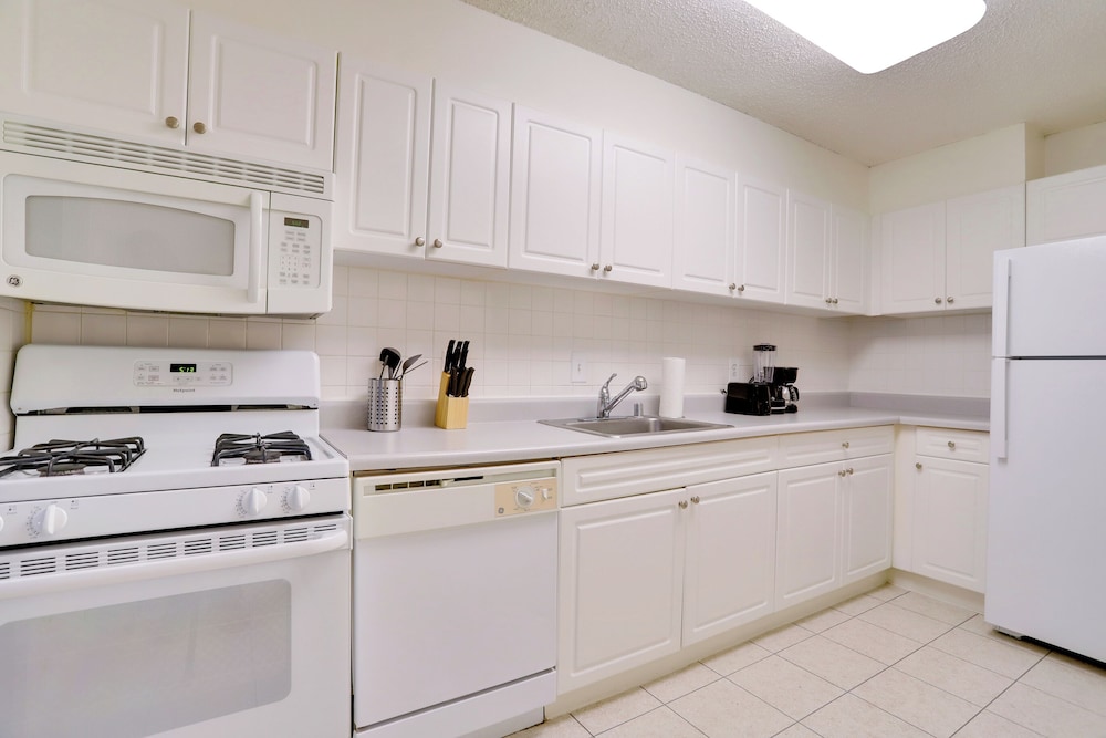 DC Airport Metroline Apartments