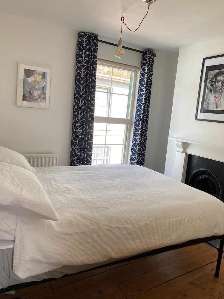 Dog Friendly Brixham Cottage, 3 Minutes to Harbour
