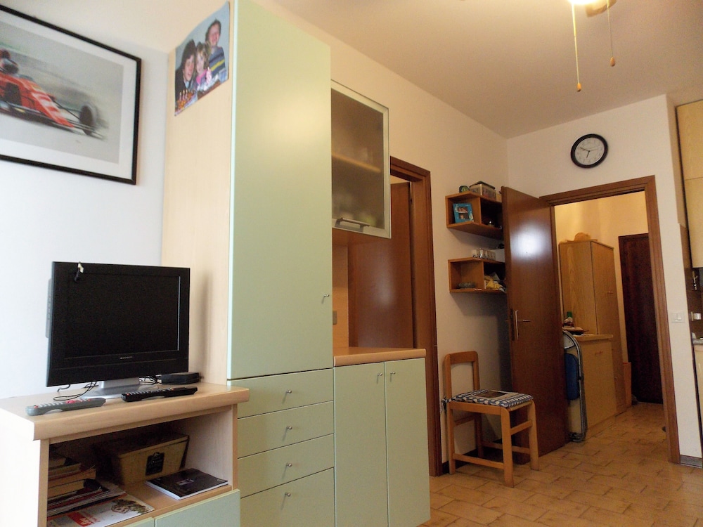 Flat With Parking Only 100m From the Beach