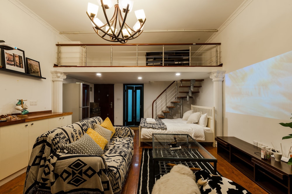 Qiyu Homestay - West Nanjing Road Branch