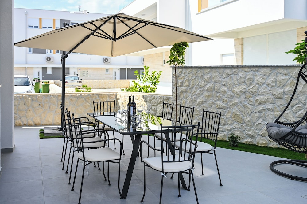 Nova Luxury Residence apartment with private heated pool