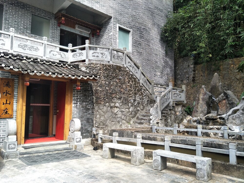 Yangshuo Li River Lodge