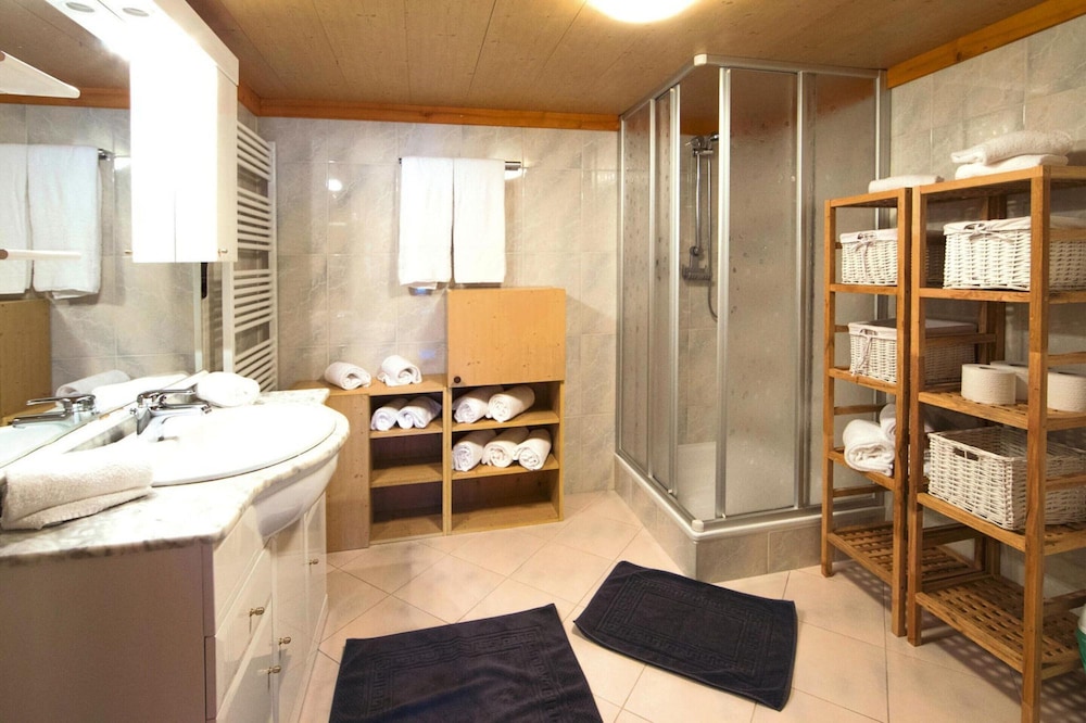 Chalet in Wildkogel Near Ski Slopes & Pool