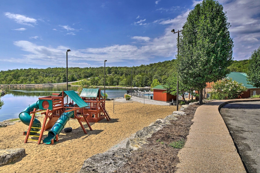 Relax Fireside: Branson West Gem w/ Hot Tub Access