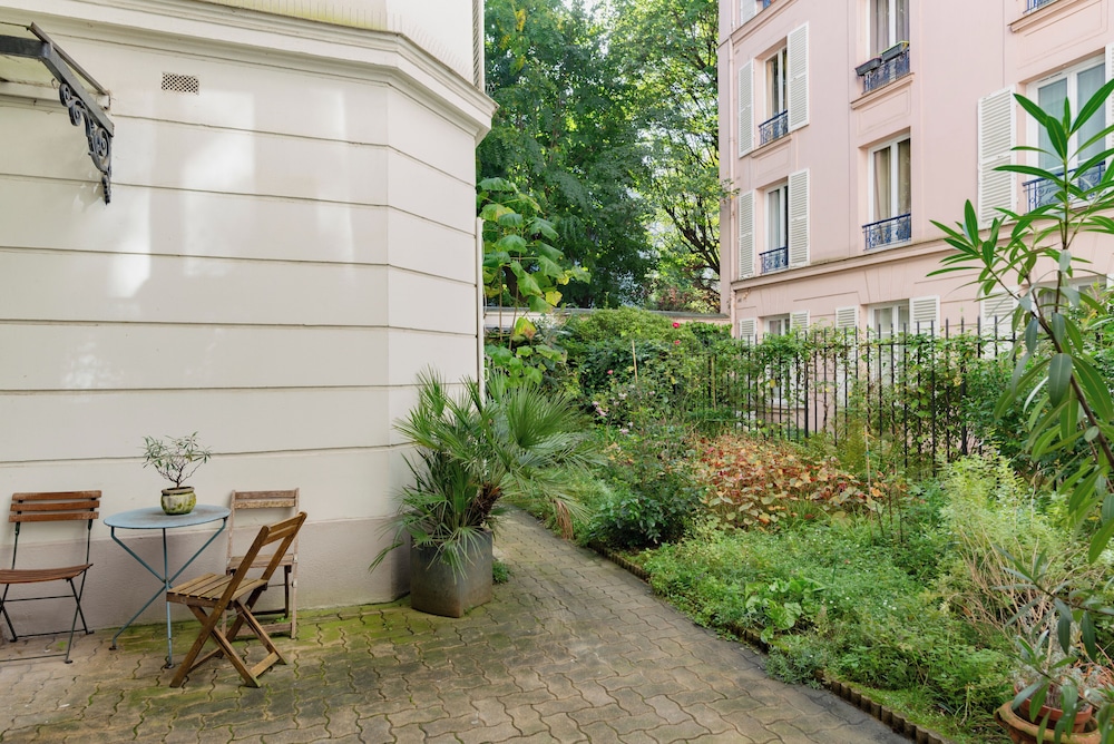 Paris Blomet design residence