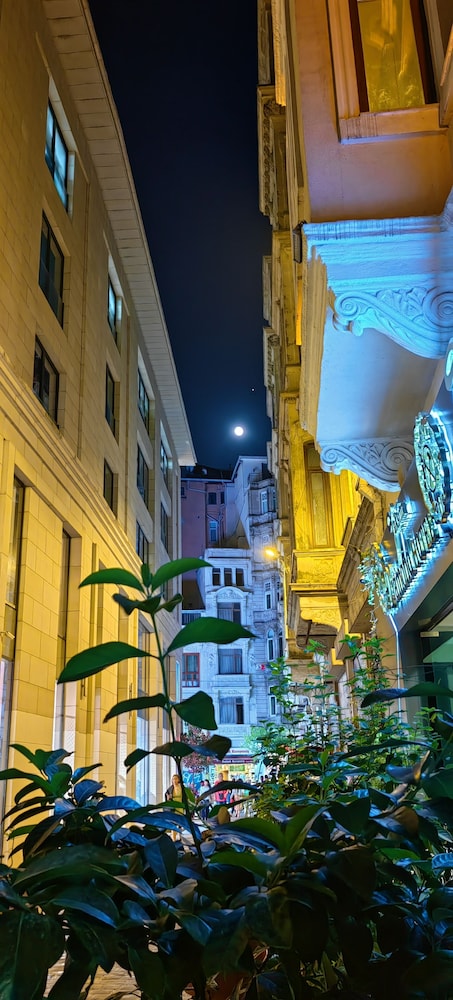 Taksim Diamond Hotel - Image 6