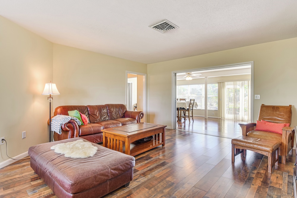 6 Mi to Anna Maria Island: Modern Bradenton Home