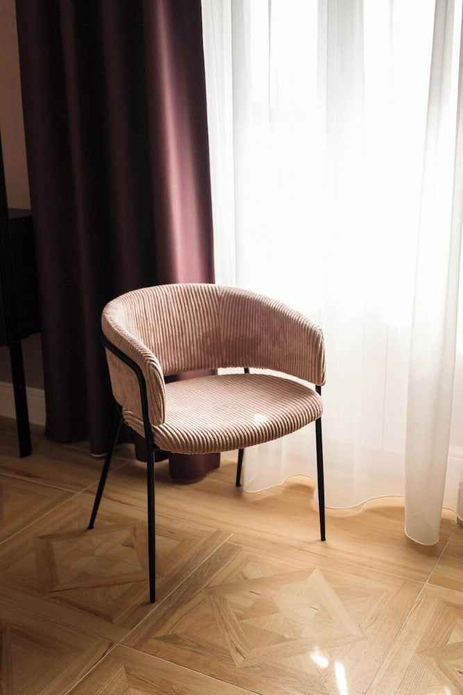 PETRUS Rooms