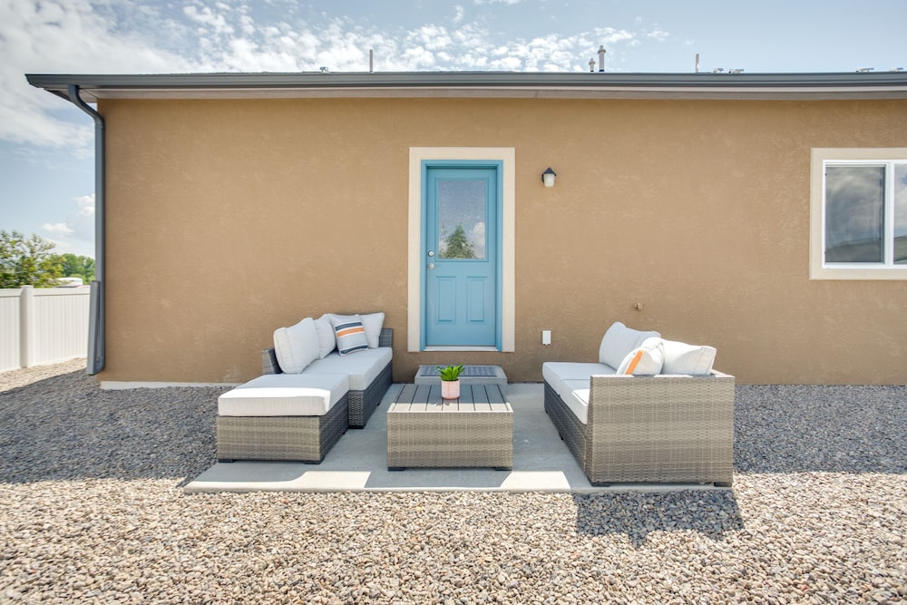 Montrose Vacations - Sleek Montrose Home w/ Patio  Yard < 2 Mi to Town - Property Image 8