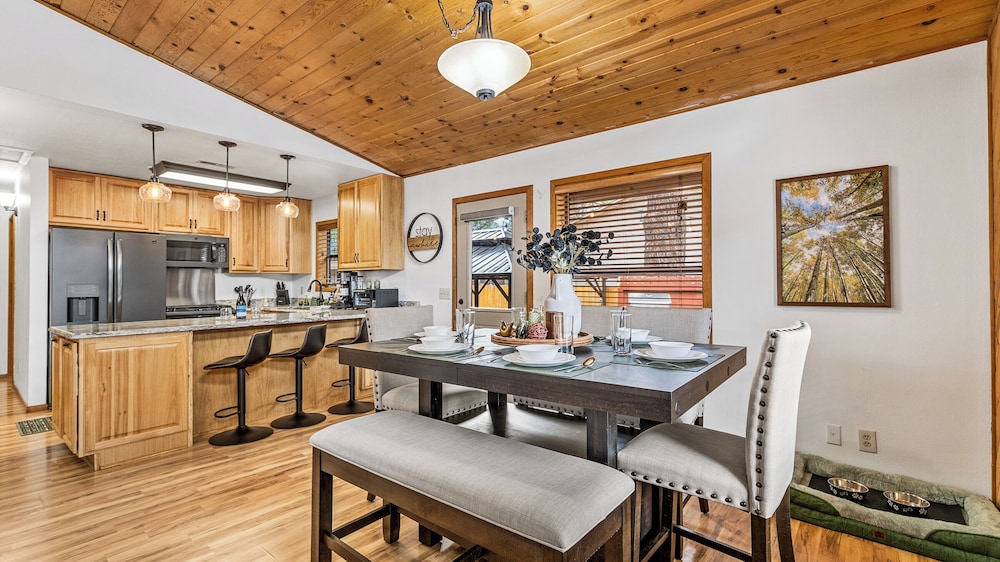 Kiowa Cabin Hideaway 6-guest Mins to Dwtn Trails