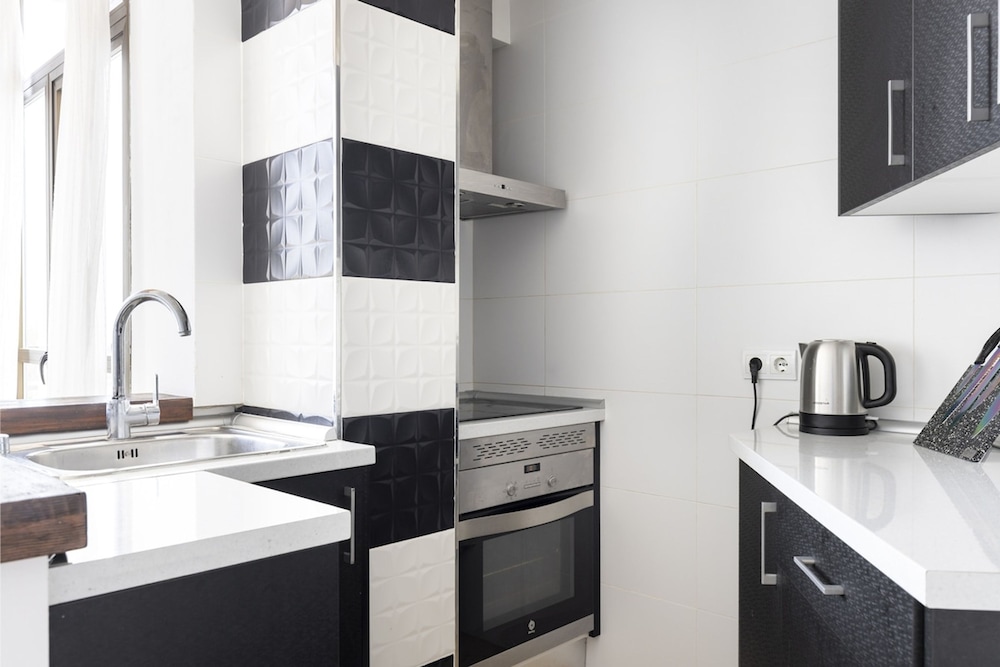 Prime Location Apartment With Seaviews