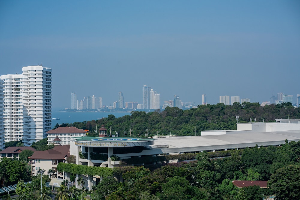 Hotel Cosy Beach Hotel - Image 1