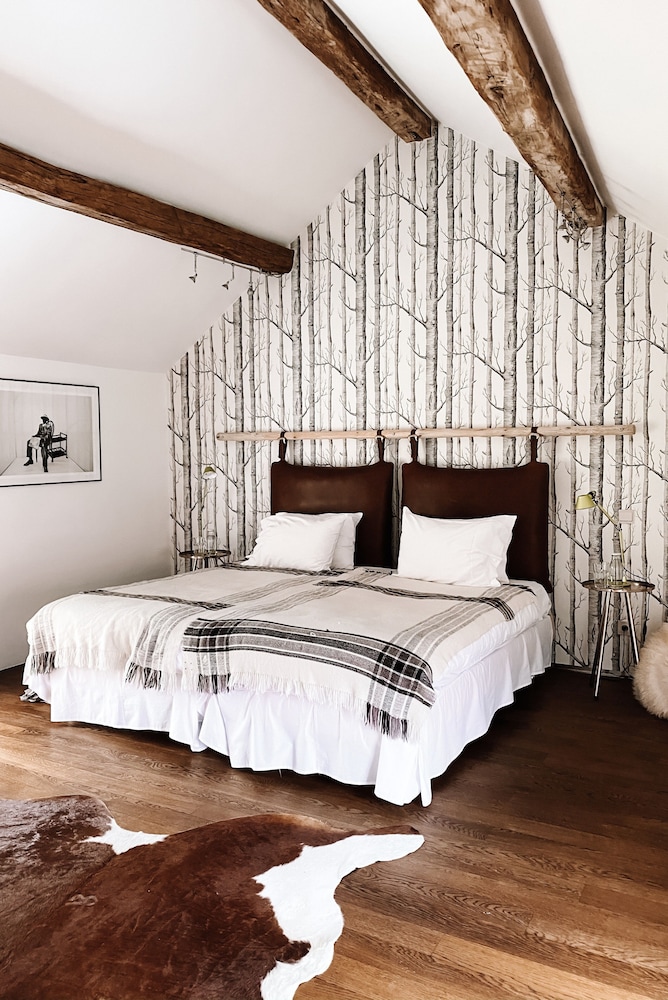 Indrani Lodge