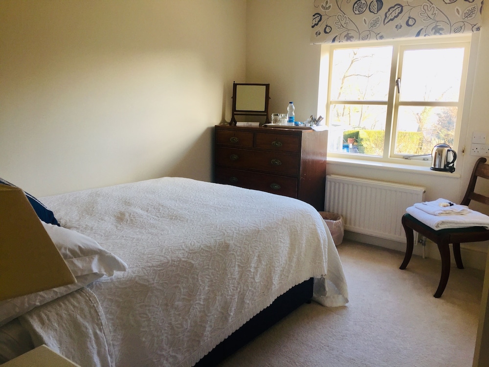 Rookwood Farmhouse view 3