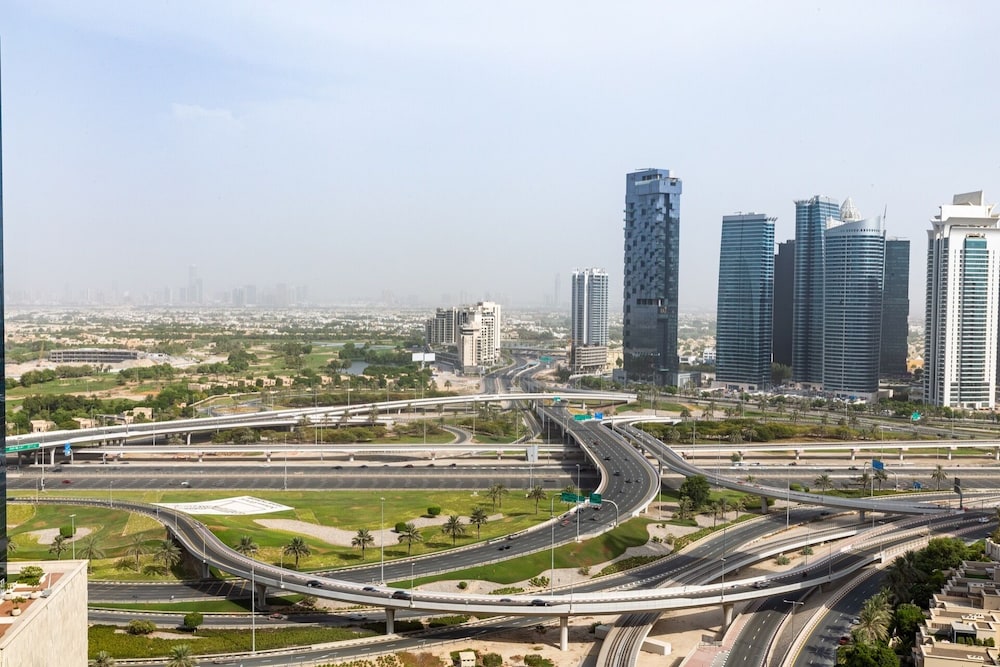 Luxury Living in This Stylish 2BR in Dubai Marina