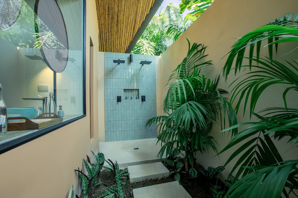 Nayara Gardens - Property Image 10