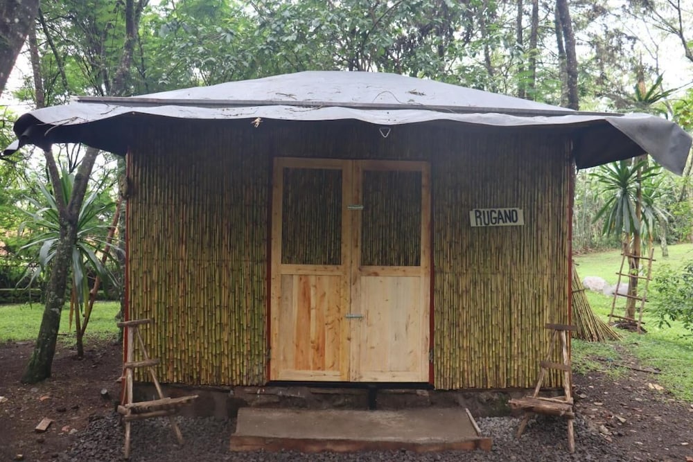Red Rocks Rwanda - Bamboo Cottage view 4
