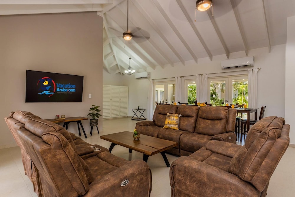 Outstanding Oasis 7BR 7BA Villa With Private Pool
