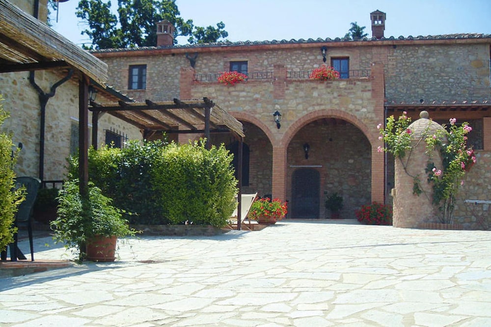Apartment in Volterra With Panoramic Views