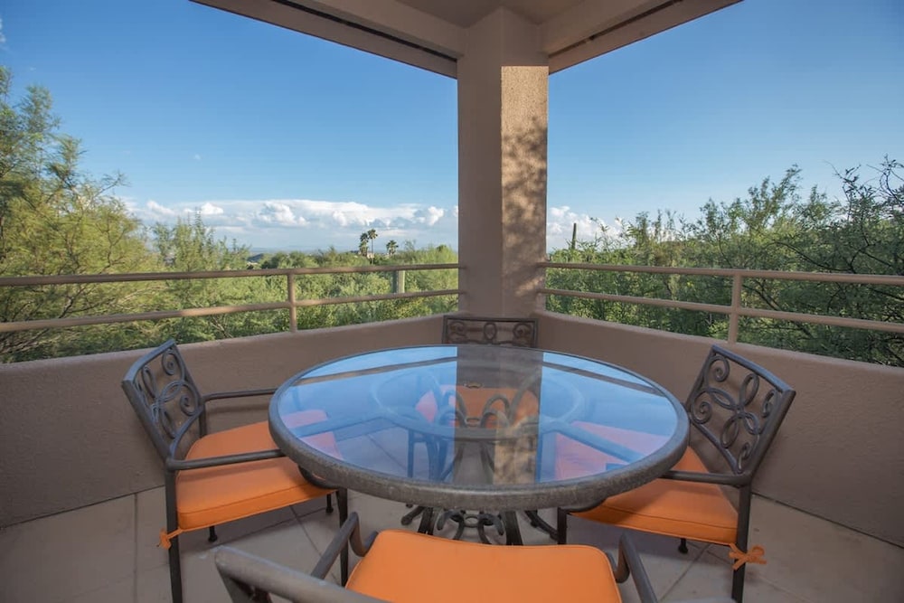 Gorgeous Mountain City Views Pools Hot Tubs
