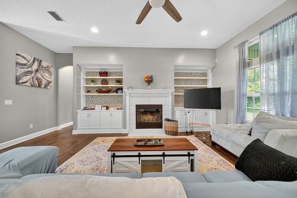 Floridays Manor 4 Bedroom Home
