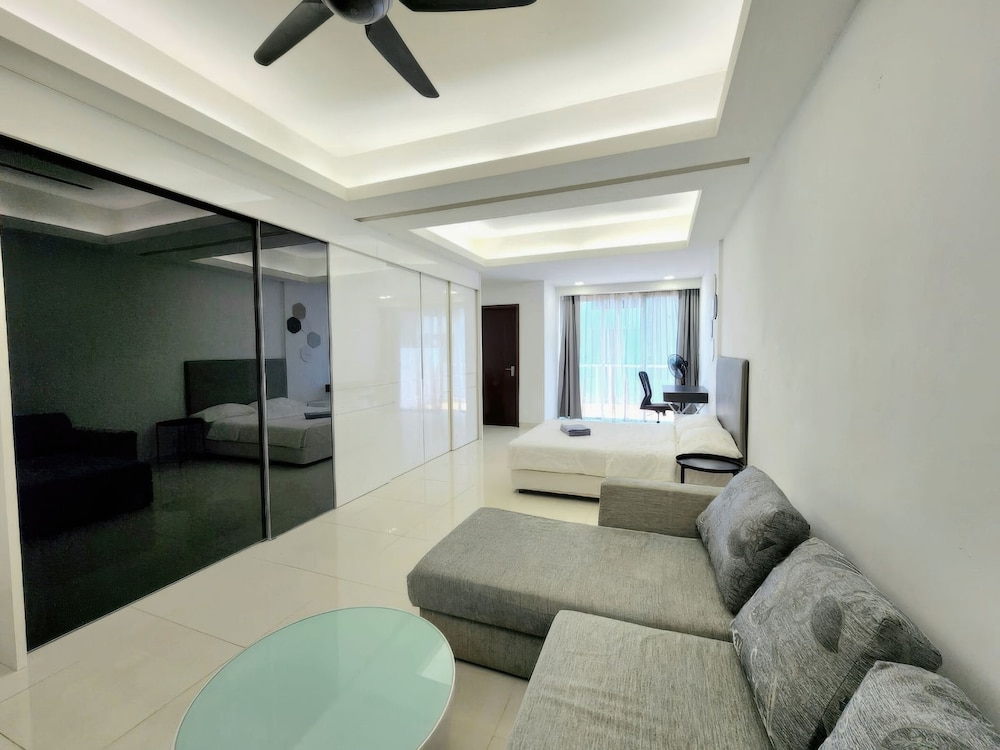 Dorsett Hartamas SkyPool & Chill