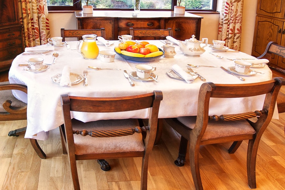 Broadlands Bed and breakfast