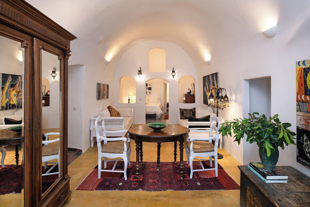 FEGGARI APARTMENTS