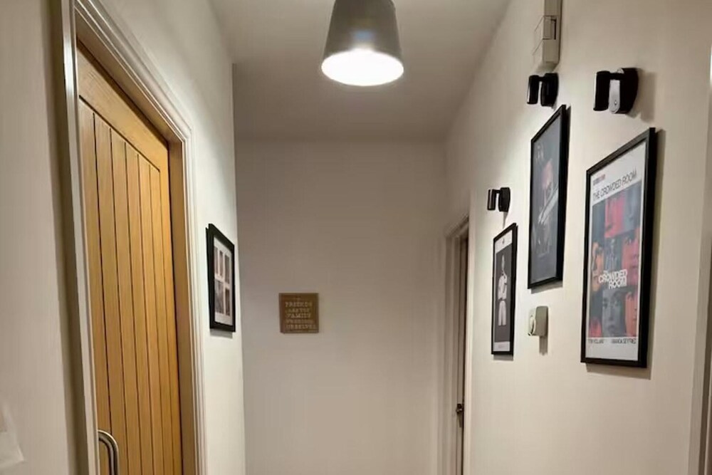 1 Bed Flat - Sleeps 2 - Parking - Wifi