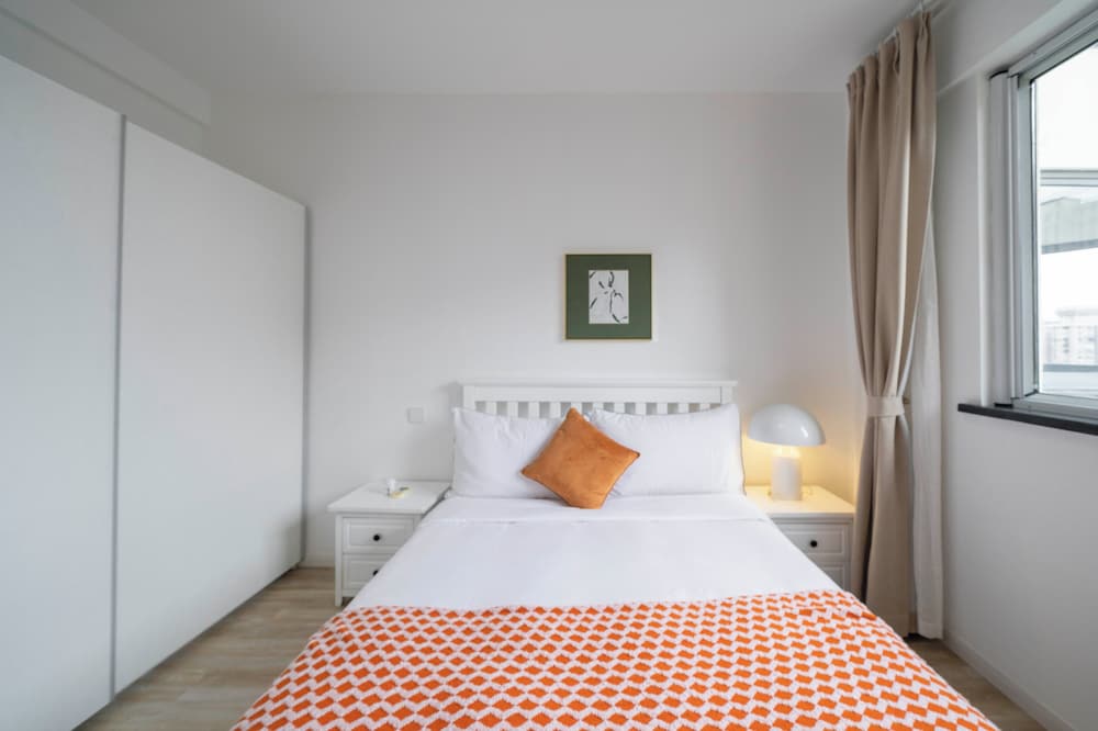 Tyms Tianshan 4BR 2BA APT Residence