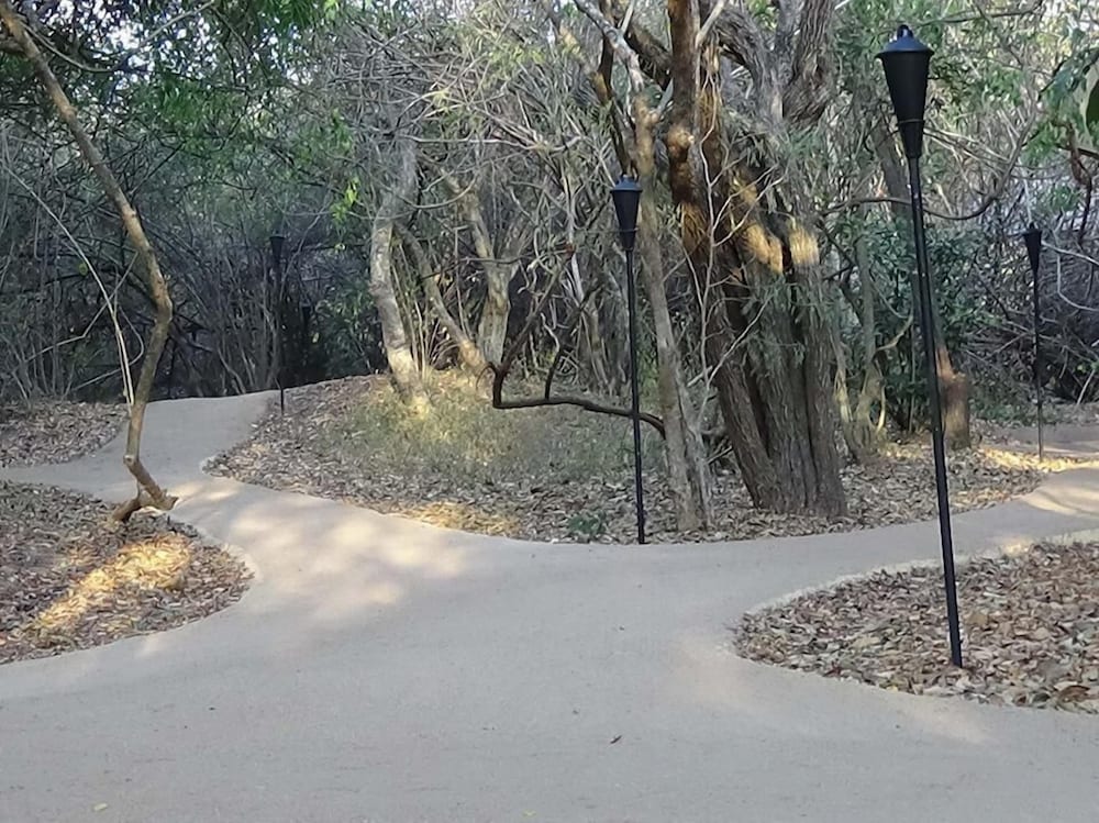 Podi Hoona Yala Safari Camp