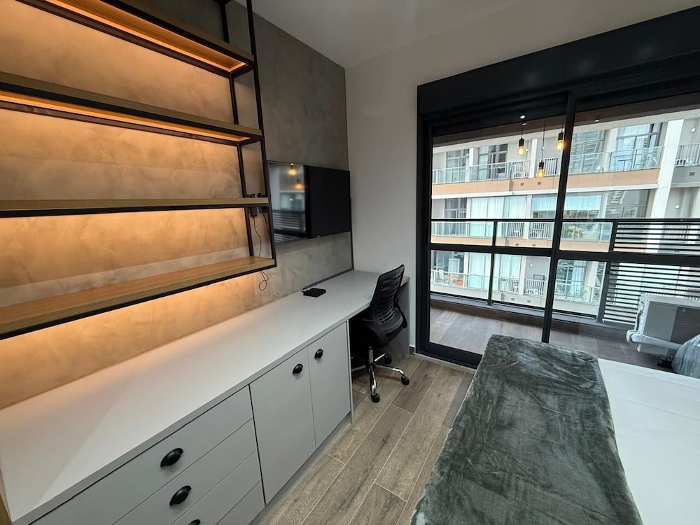 Haus Mitre Residences