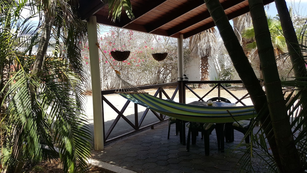 Damacor Apartments