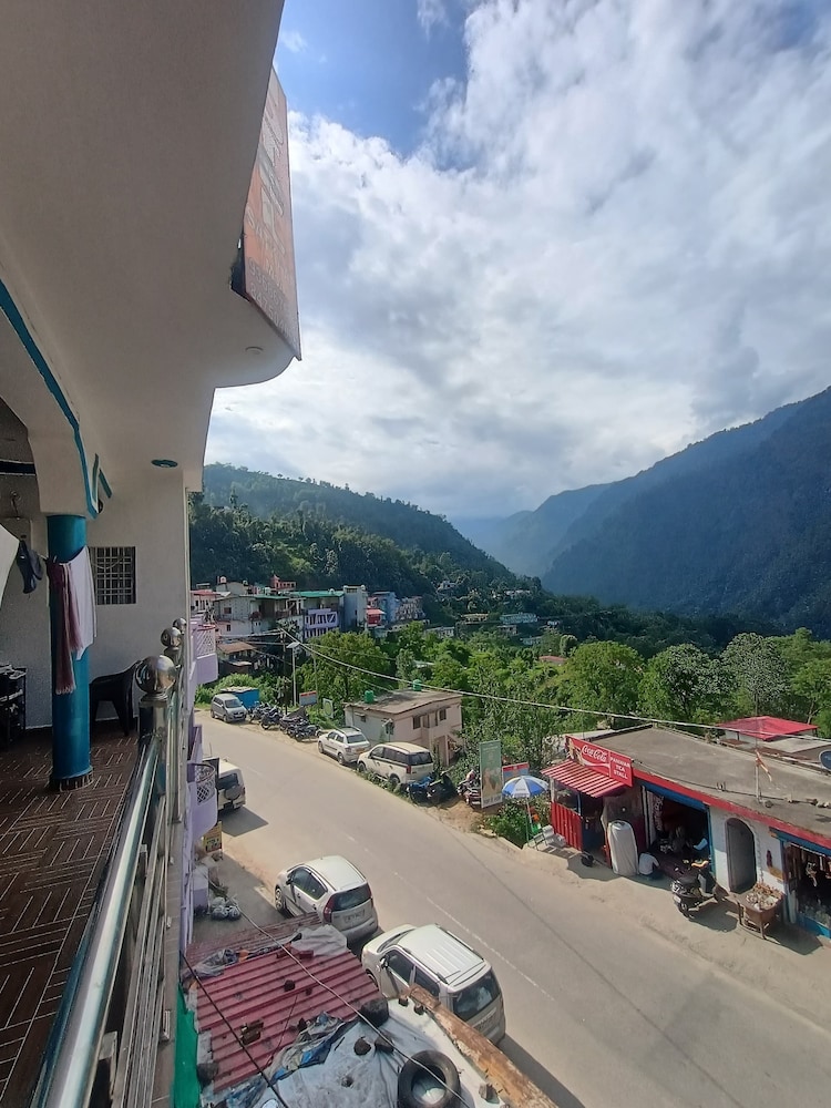 Satkar Hotel And Restuarant