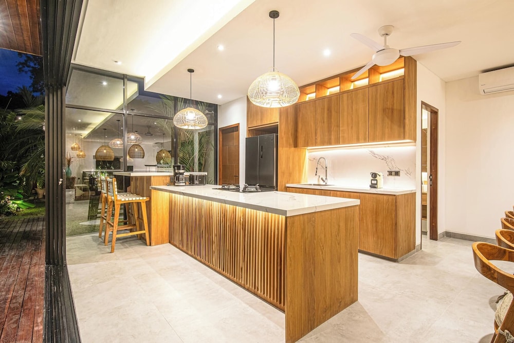 Elegant 6BR Canggu Villa Steps From the Ocean