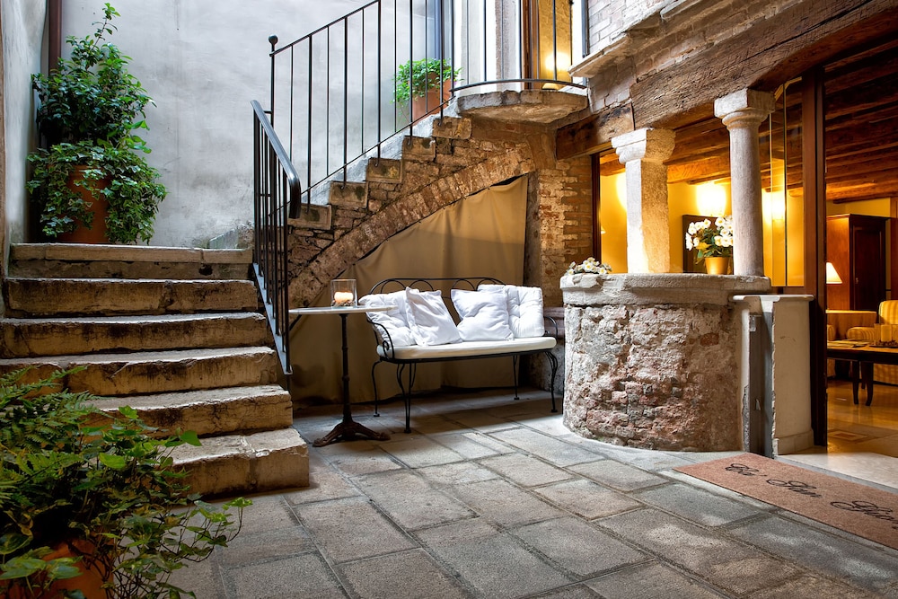 Ca' San Giorgio Relais & Suites