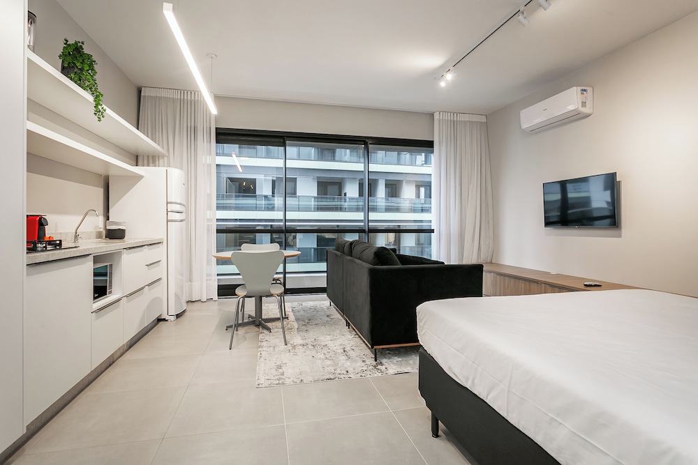 Studios Tower by Viva - Prédio com piscina e estacionamento no centro de Floripa