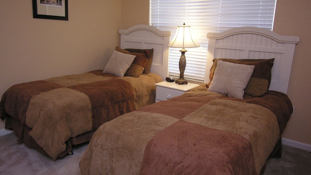 Windsor Hills Resort 6 Bedroom Home with Water Views 6 Home