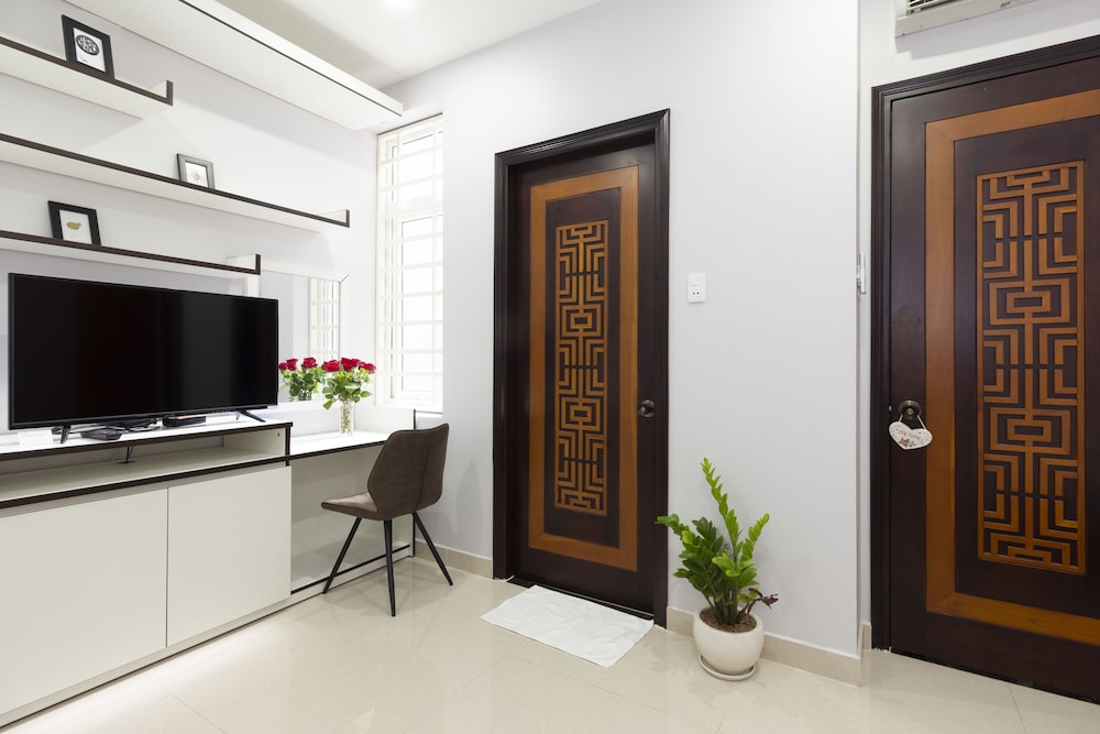 CBD Home - Home in Central - The Art